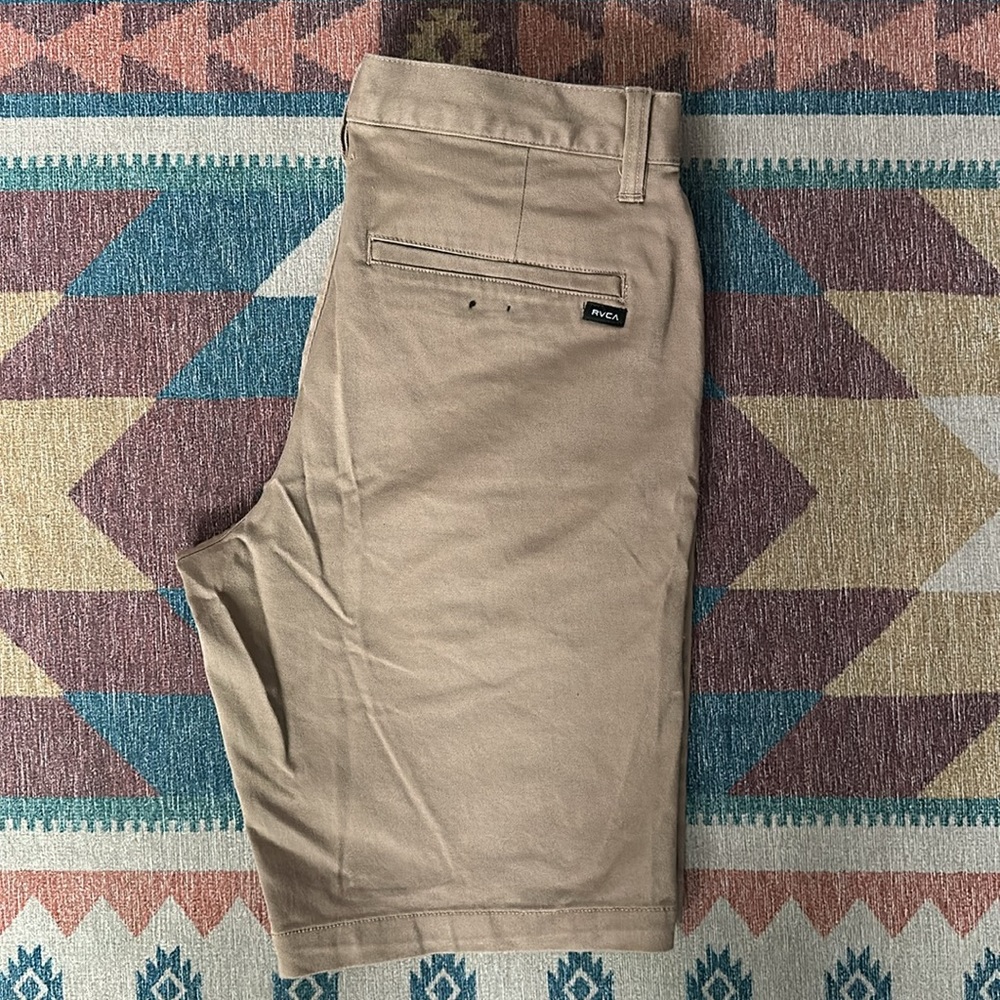 Men’s RVCA Shorts - Picture 3 of 5